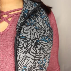 Dark Tone Patterned Vest